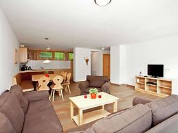 Luxurious Chalet in Wald im Pinzgau With Sauna