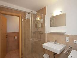 Luxurious Chalet in Wald im Pinzgau With Sauna