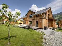 Modern Chalet in Sankt Georgen ob Murau with Hot Tub