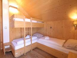 Modern Chalet in Sankt Georgen ob Murau with Hot Tub