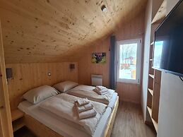 Modern Chalet in Sankt Georgen ob Murau with Hot Tub