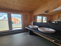 Modern Chalet in Sankt Georgen ob Murau with Hot Tub