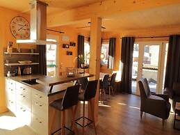 Modern Chalet in Sankt Georgen ob Murau with Hot Tub