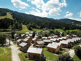 Modern Chalet in Sankt Georgen ob Murau with Hot Tub