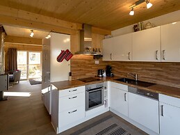 Modern Chalet in Sankt Georgen ob Murau with Hot Tub