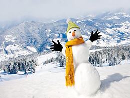 Modern Chalet in Sankt Georgen ob Murau with Hot Tub