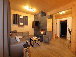 Modern Chalet in Sankt Georgen ob Murau with Hot Tub