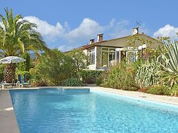 Villa in Fayence With Provencal Charm
