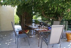 Holiday Home in Le Thor With Private Pool