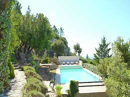 Villa With Heated Pool, Petanque, spa & View