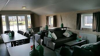 Pondside Stay w/ Kitchen