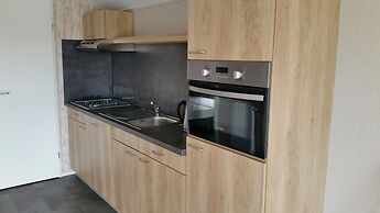 Pondside Stay w/ Kitchen