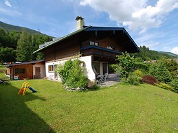 Scenic Apartment in Neukirchen am Großvenediger near Ski Area