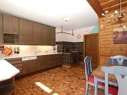 Scenic Apartment in Neukirchen am Großvenediger near Ski Area