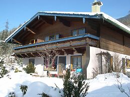 Scenic Apartment in Neukirchen am Großvenediger near Ski Area