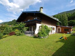 Scenic Apartment in Neukirchen am Großvenediger near Ski Area