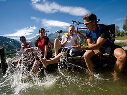 Modern Apartment With Balcony and Access to Sauna