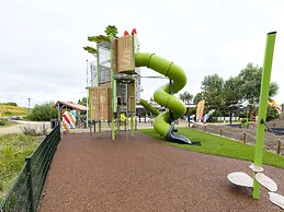 Modern Holiday Home 700 m From the Beach