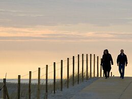 Modern Holiday Home 700 m From the Beach