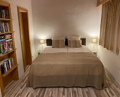 Spacious Villa near Lake in Goldegg
