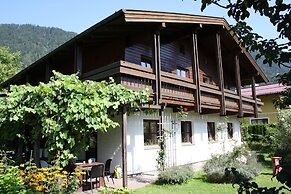 Spacious Villa near Lake in Goldegg