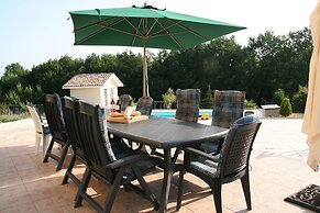 House in Piquecos With Private Pool & Garden