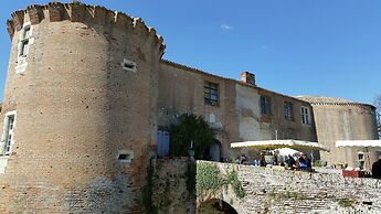 House in Piquecos With Private Pool & Garden