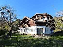 Apartment in Sankt Stefan Near Lake Pressegger