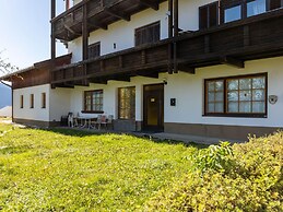 Apartment in Sankt Stefan Near Lake Pressegger