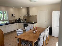 Comfortable Villa With Jacuzzi