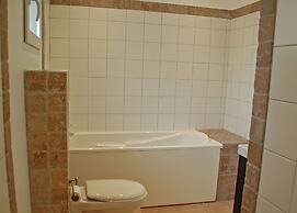 Comfortable Villa With Jacuzzi