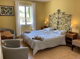 Comfortable Villa With Jacuzzi