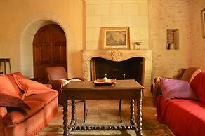Holiday Home in Thurageau With Private Pool