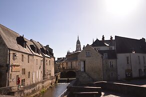 Modern Bayeux Hideaway