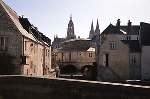 Modern Bayeux Hideaway