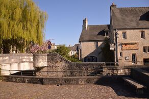 Modern Bayeux Hideaway