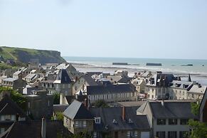 Modern Bayeux Hideaway