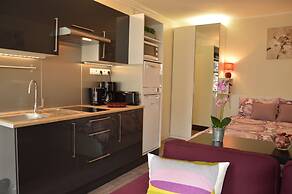Modern Bayeux Hideaway