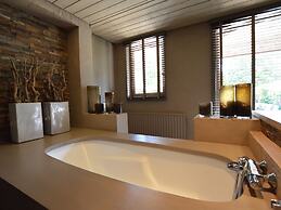 Grand Holiday Home in Alphen with Sauna & Hot Tub