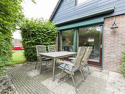 Holiday Home in Small Holiday Park near Veerse Lake