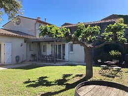 Montbrun Vineyard Escape