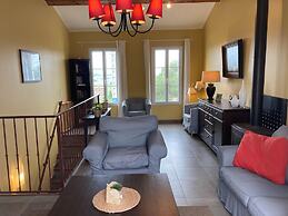 Montbrun Vineyard Escape