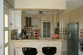 Villa in Reillanne With Private Pool