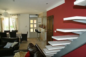 Villa in Reillanne With Private Pool