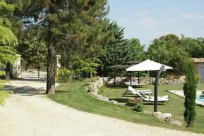 Villa in Reillanne With Private Pool