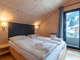 Lovely Chalet With hot tub