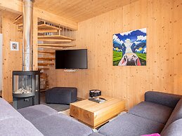 Lovely Chalet With hot tub