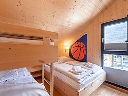 Lovely Chalet With hot tub