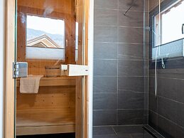 Lovely Chalet With hot tub