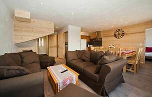 Chalet in Les Menuires by Les Trois Vallees